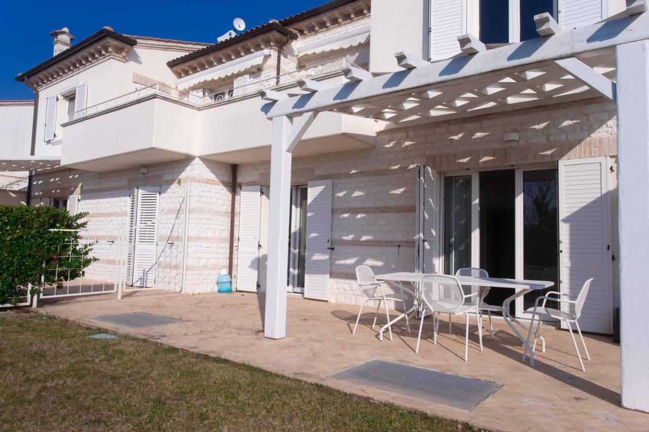 Апартаменты S018 - Sirolo, Nuovissimo Trilocale In Pietra Con Giardino Dx Экстерьер фото